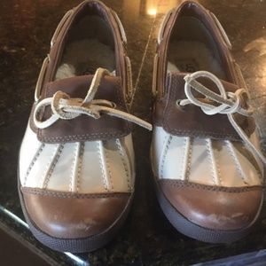 UGG Ashdale girl rain shoes - size 6.5